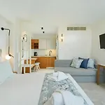 Iliorama Luxury アパートホテル 4*