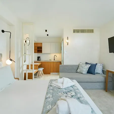 Iliorama Luxury Suites Aparthotel 4*