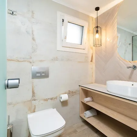 Iliorama Luxury Suites Aparthotel 4*