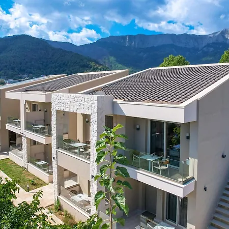 Iliorama Luxury Suites Aparthotel 4*