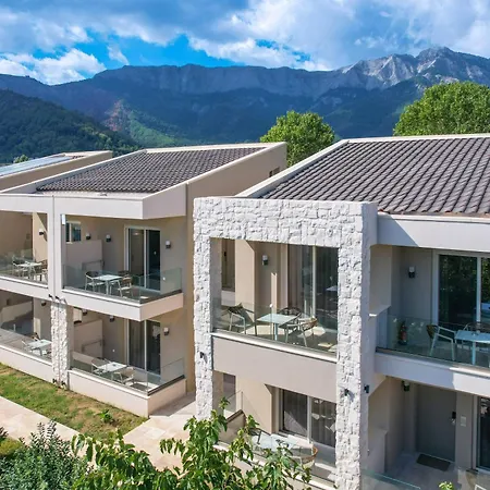 Iliorama Luxury Suites 4*
